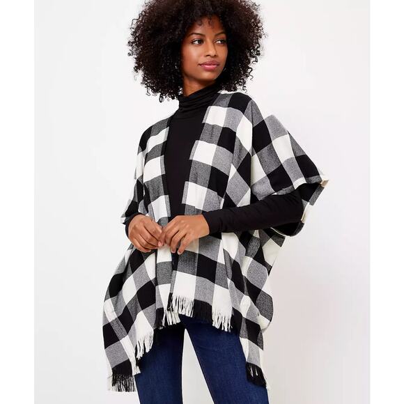 NWT Loft Buffalo Plaid Poncho Sweater XS Small Black White Western Fringe Flowy - Picture 1 of 9